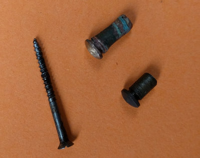Metal HT screw and different lenght contact points.