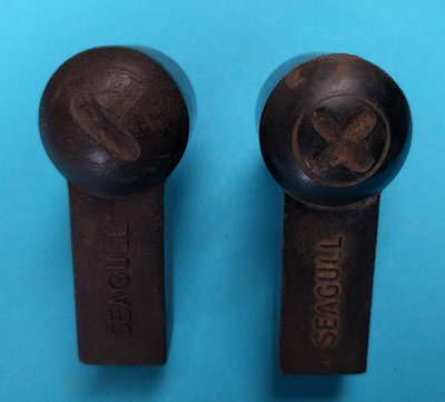 HT lead ends.jpg (365.41 KiB) Viewed 3755 times New style has two grooves in the back.