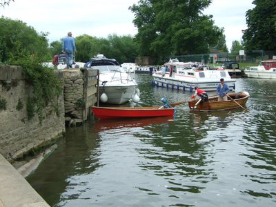 getting ready for the return leg back to cholsey  <br />A-J had to borrow one of my motors as the drive shaft had snapped in two on his SD?  i'm moored in front of the gin palace just out of camera shot