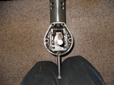 rear cover removed showing the pivot and &quot;plungers&quot; and the bronze collar fitted onto the prop shaft.